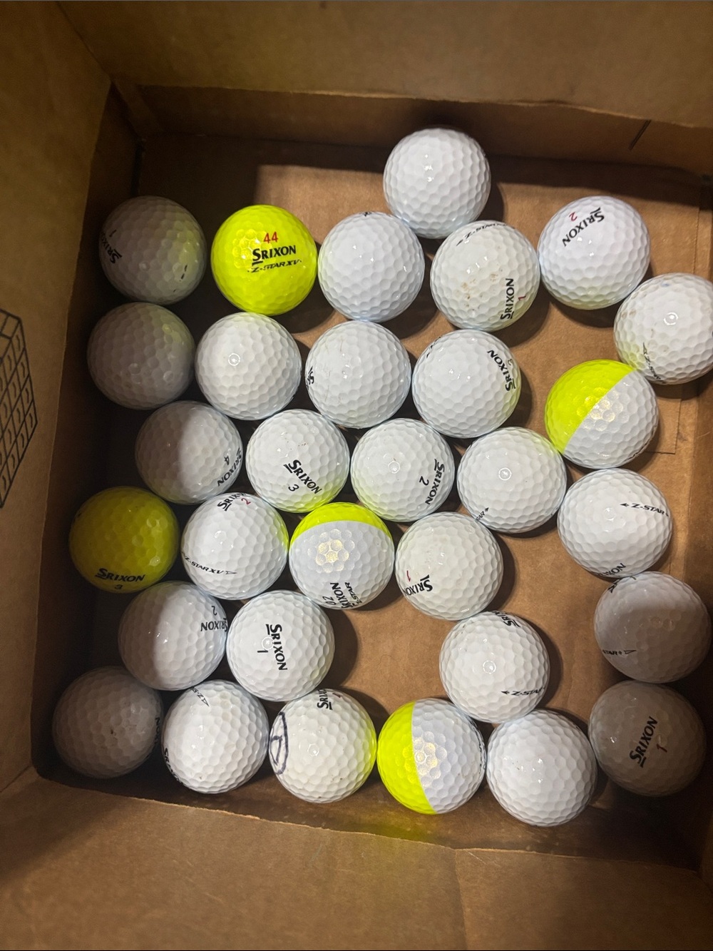 31 Srixon zstar zstarxv White and Yellow Golf Ball Pack